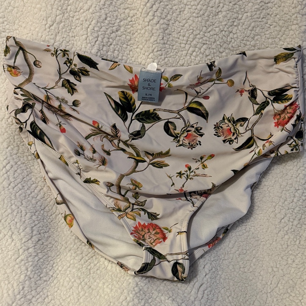 Shade & Shore Women's Floral Bikini Bottom - Cream and Pink